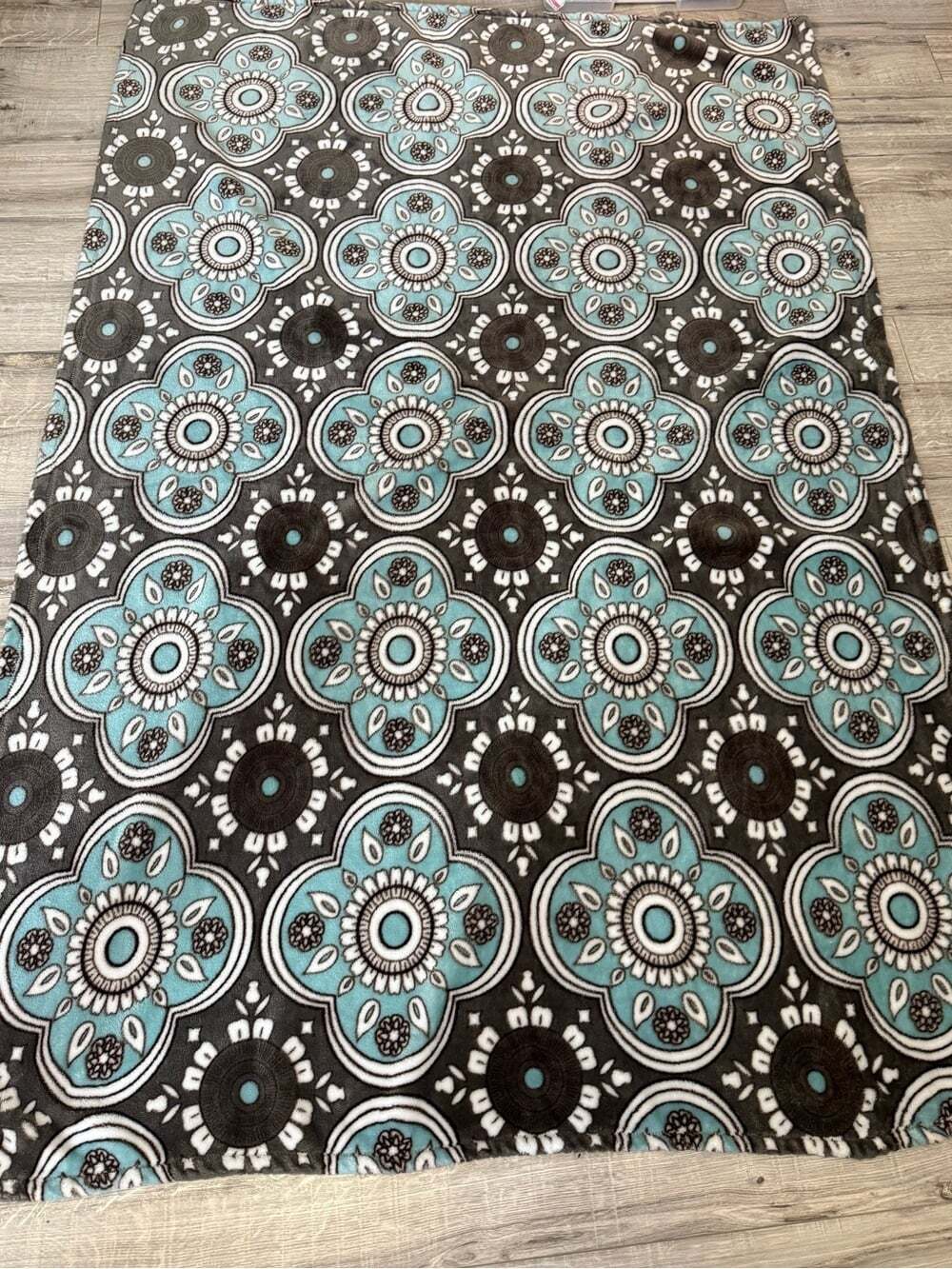 CYNTHIA Blanket boho Plush Floral Medallion Throw Blanket in Teal and Brown